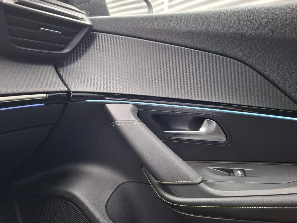 Peugeot 2008 suv 130 gt-line schuif-/kanteldak/cam/trekhaak