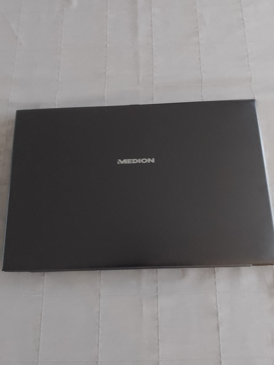 Medion Akoya-W11-SSD-Office2019-WiFi-Webcam-HDMI-Prima Accu