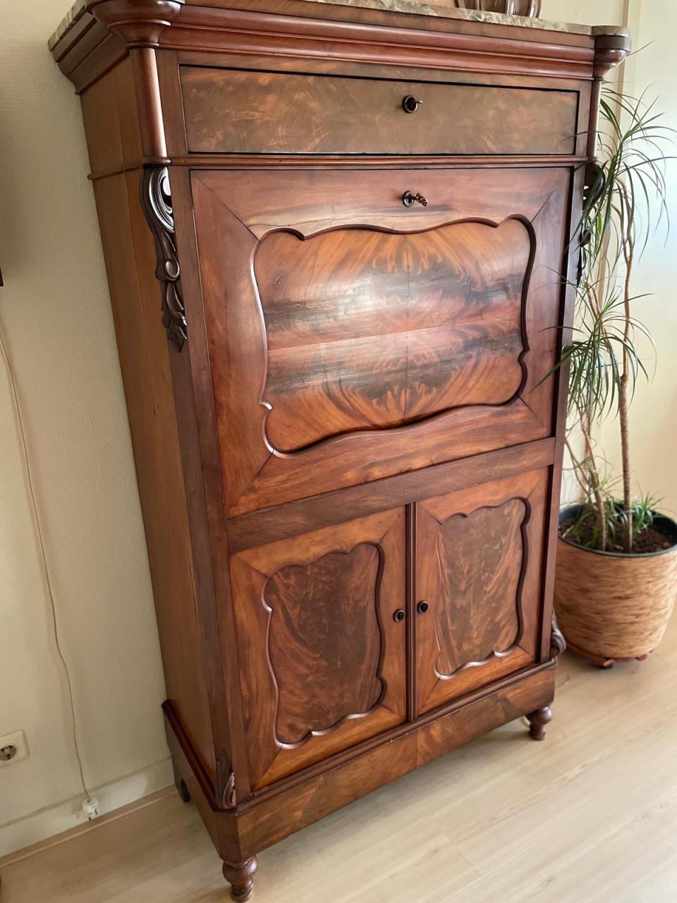 Antieke secretairekast