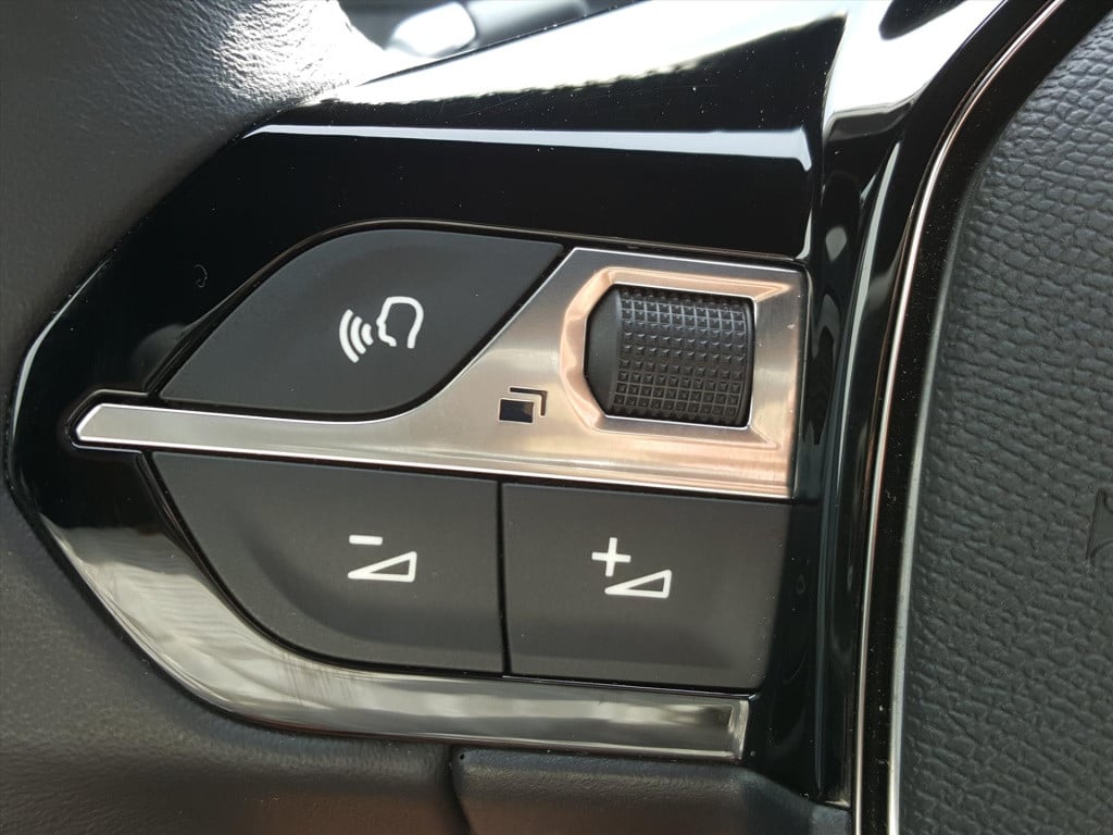 Peugeot 2008 1.2 puretech 130pk allure | navi | bt | applecarplay&androidau