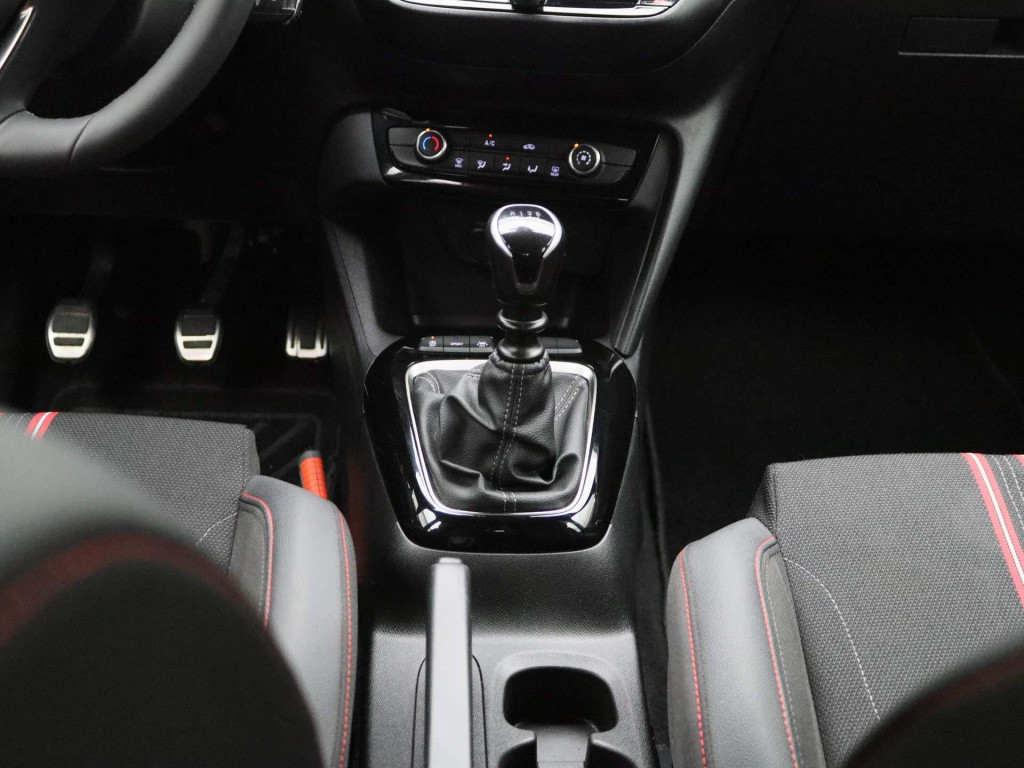 Opel Corsa 1.2 level 4 | navigatie | apple carplay / android auto | airco |