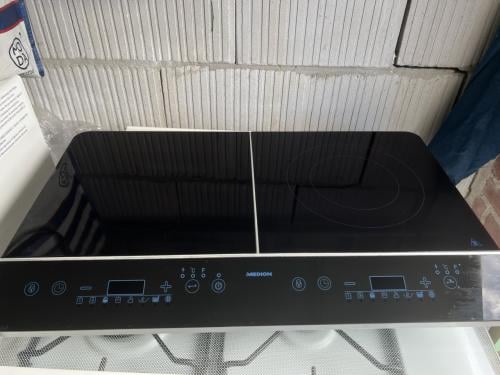 A ls nieuw vrijstaand dubbel inductie Kookplaat 220 V winkelprijs €110,-