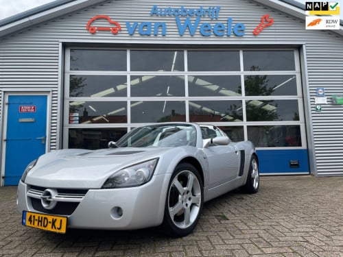 Opel Speedster 2.2-16v perfect onderhouden.