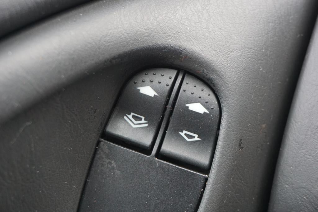 Ford Focus 1.6-16v futura climate / elektr. ramen / trekhaak / lm velgen /