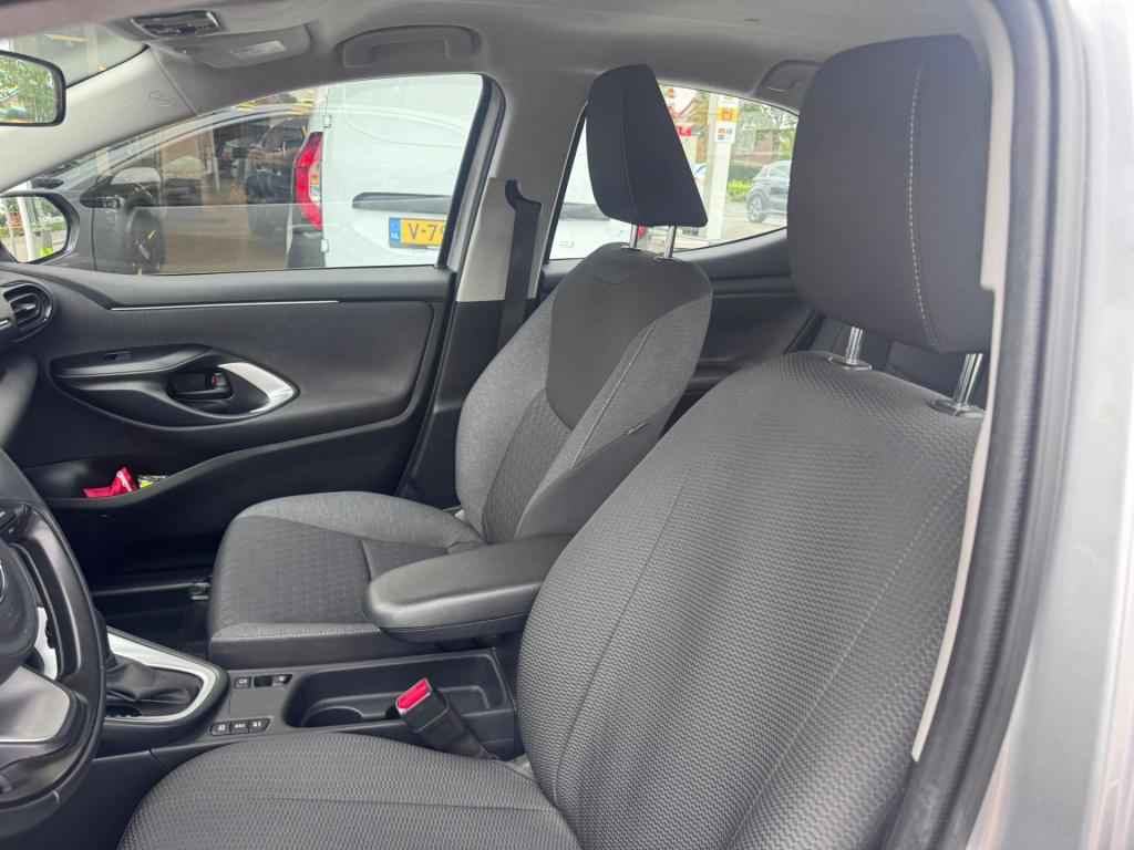 Toyota Yaris 1.5 hybrid 115 active