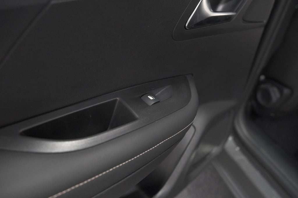 Peugeot 2008 puretech 130 eat8 allure | 360 camera | adaptieve cruise contr