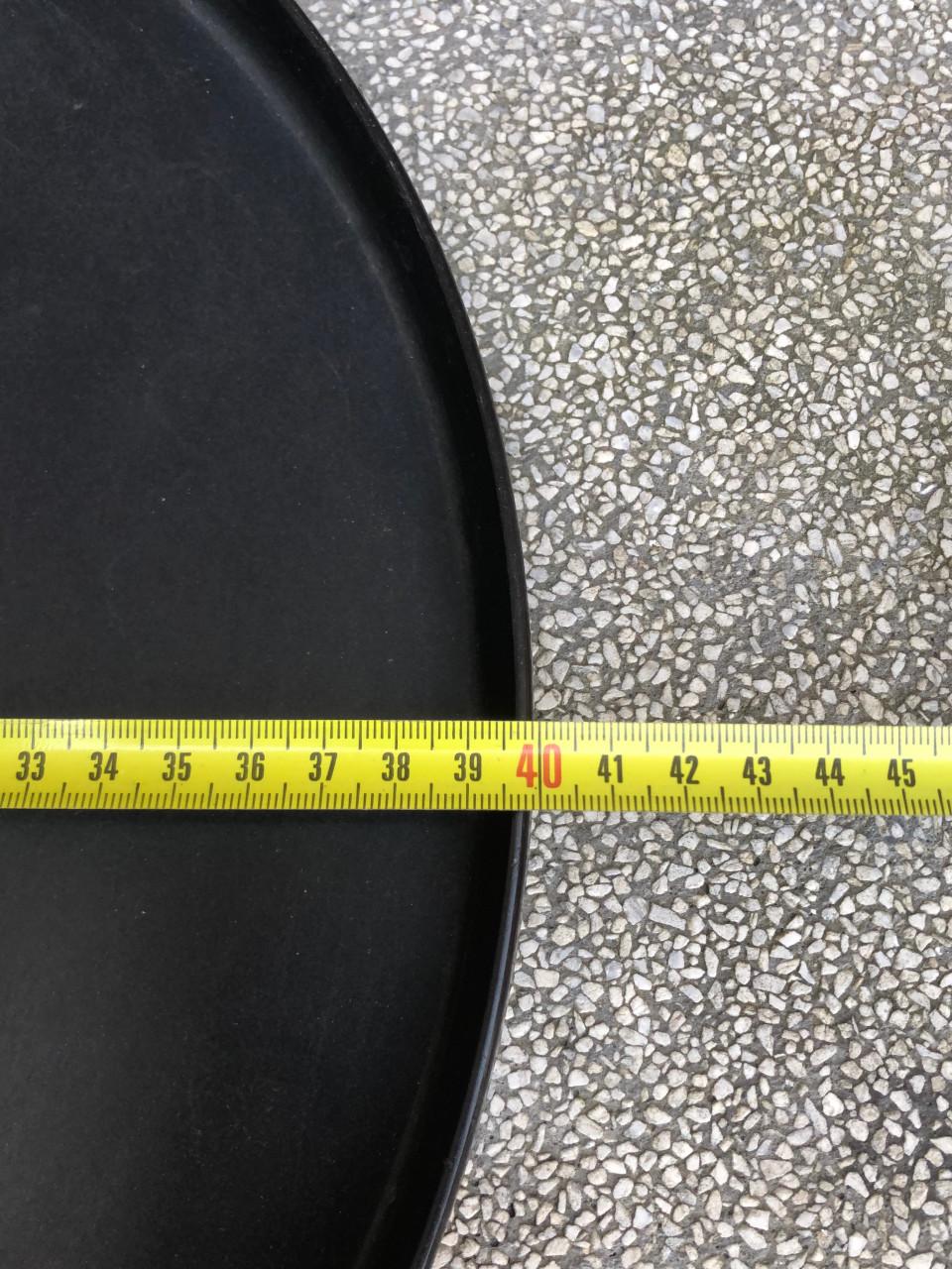 Zwarte rond dienblad