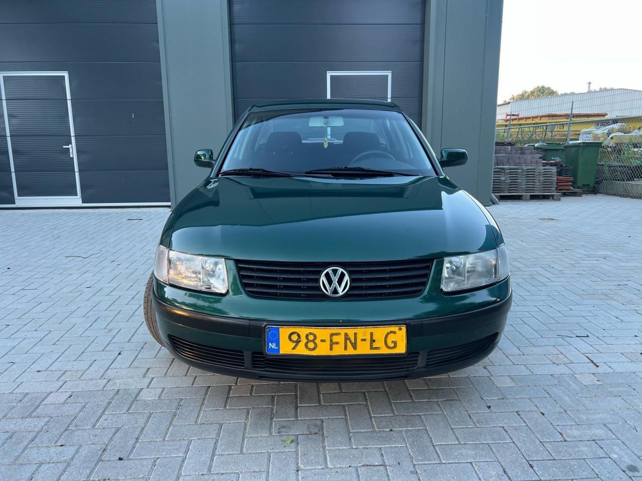 Volkswagen Passat 1.6- 130.494KM Nap! 1e Eigenaar
