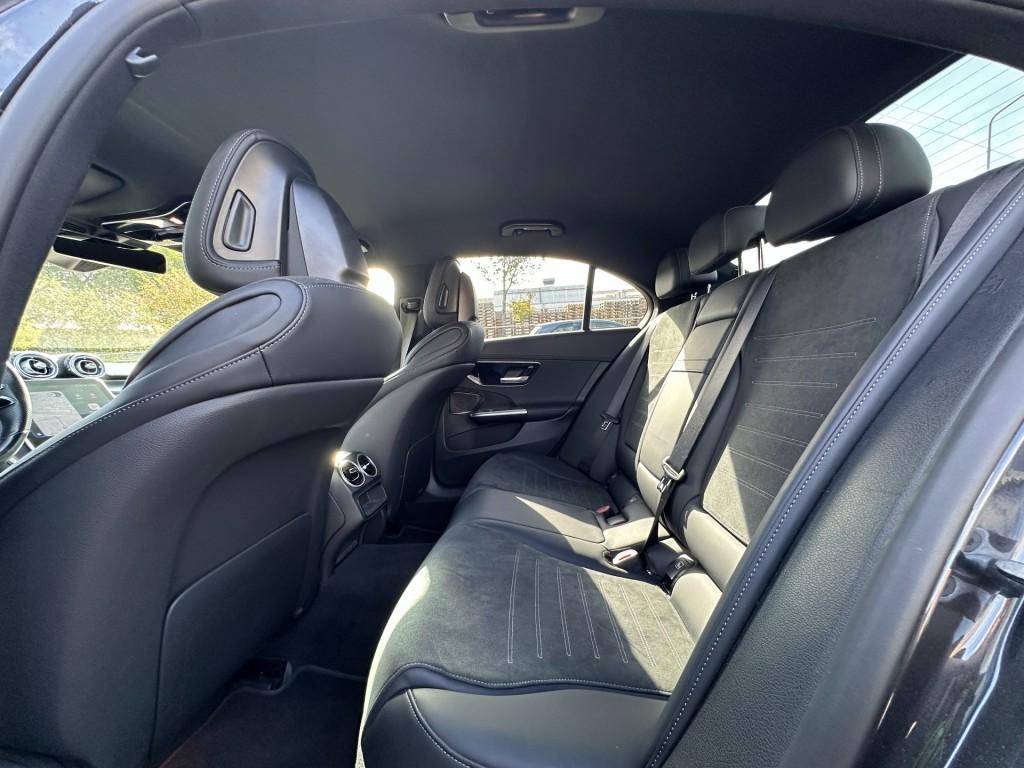 Mercedes-Benz C-Klasse 300e amg line trekhaak camera led stoelverwarming