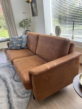 Prachtige zgan leren bank met luxe uitstraling, cognackleur