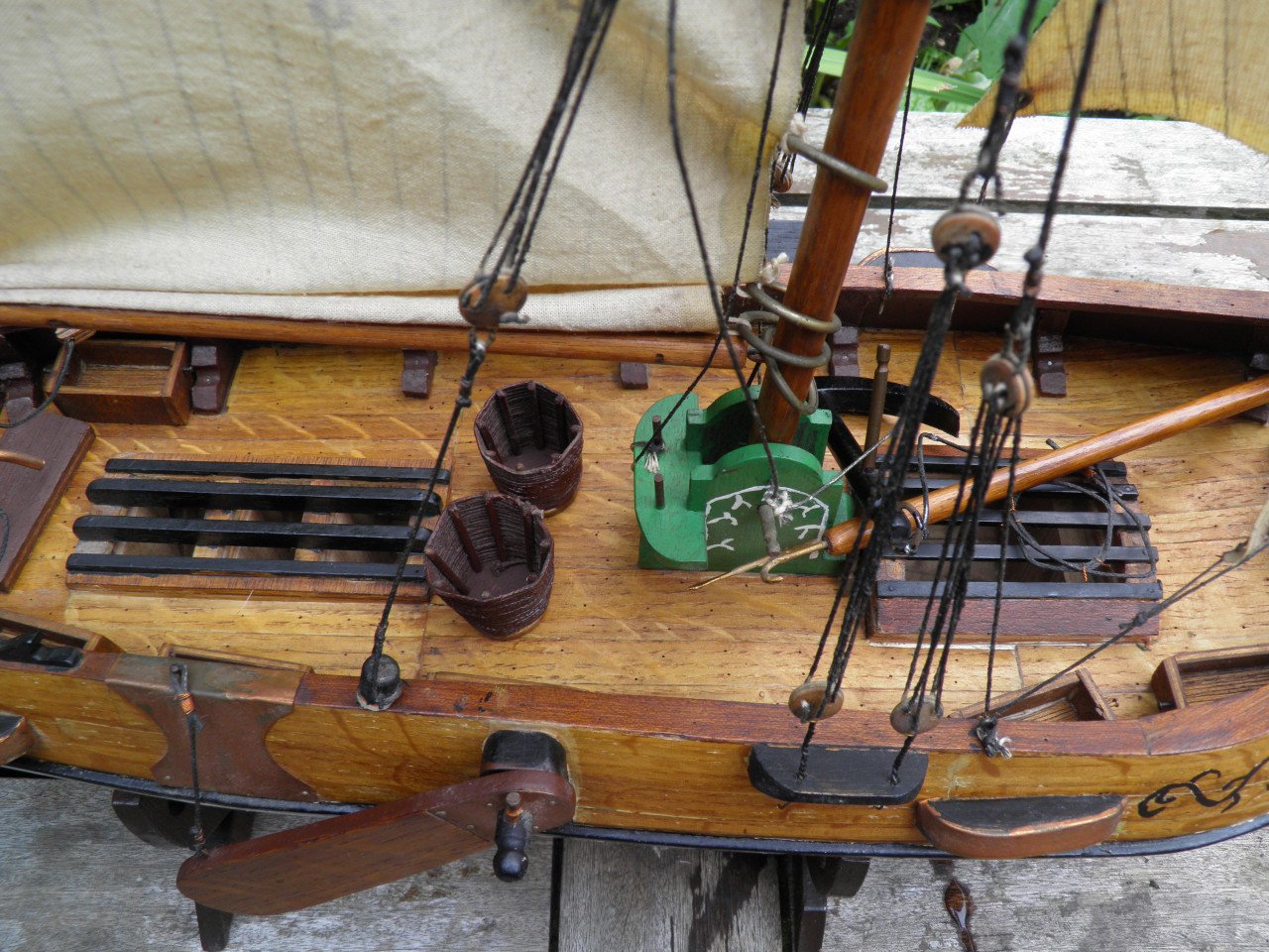 Houten vissersboot, zeer mooi 90 bij 65 cm