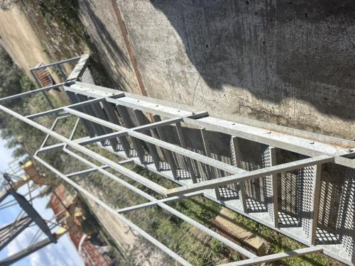 Stalen trap verzinkt