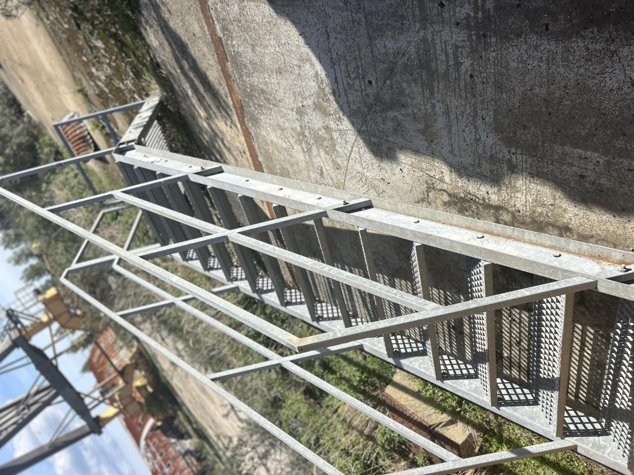 Stalen trap verzinkt