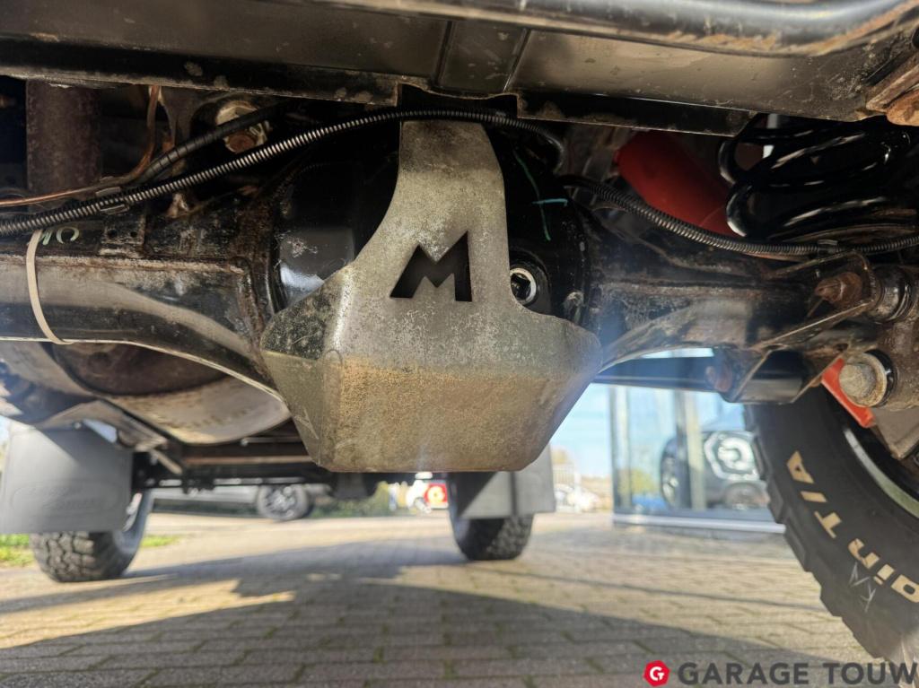 Land Rover Defender 2.2 d sw 90" adventure+ limited edition