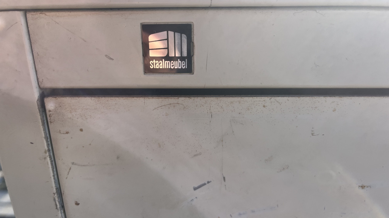 Vintage ladekast industriële ladekast staalmeubel