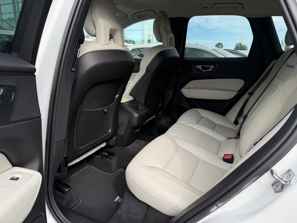 Volvo XC60 t5 255pk awd inscription| leder| stoel.verw| navi| getint glas