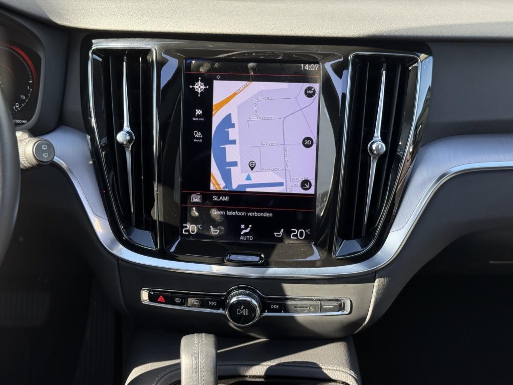 Volvo V60 t6 340pk recharge r-design| full options! trekhaak