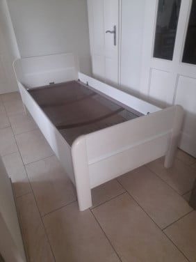 1 Persoons bed 90 x 200 met auping spiraal bodem (in goede staat )