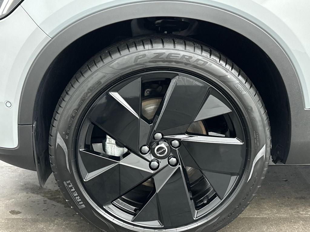 Volvo XC40 2.0 b4 plus black ed
