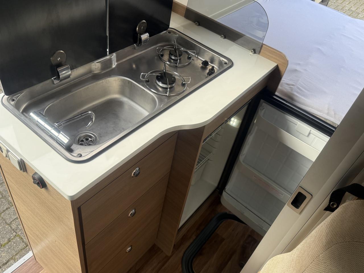 Mc Louis Menfys S-Line Van  ( 5.40m zeer compact, airco,1e eigenaar)