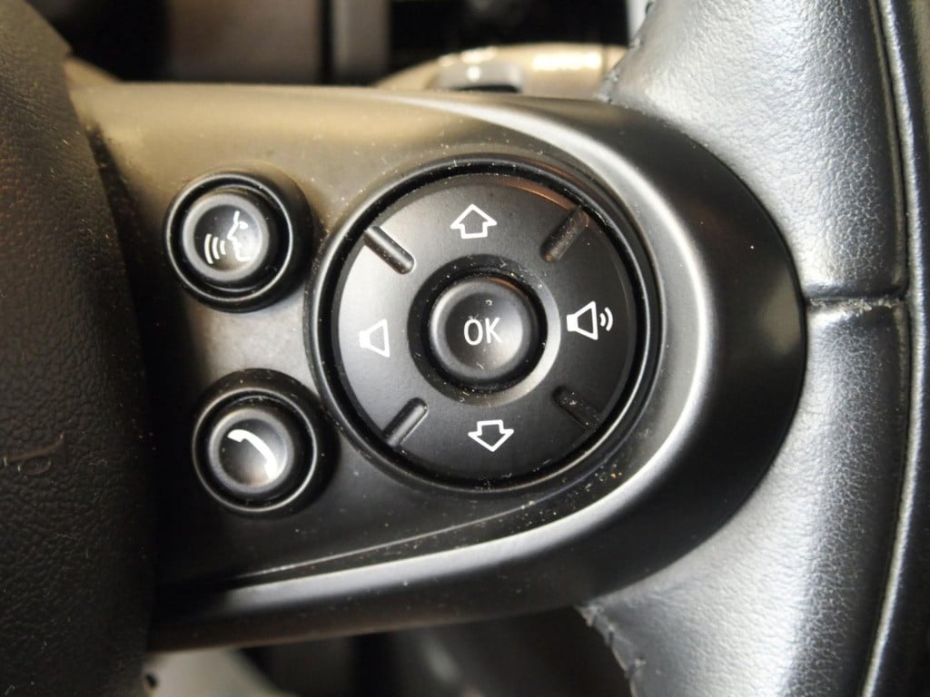 Mini Cooper 1.5 nl auto, carplay, cruise controle, parkeer sensoren