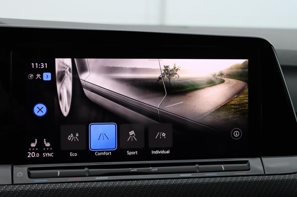 Volkswagen Golf 1.5 etsi r-line | 130pk | dsg7