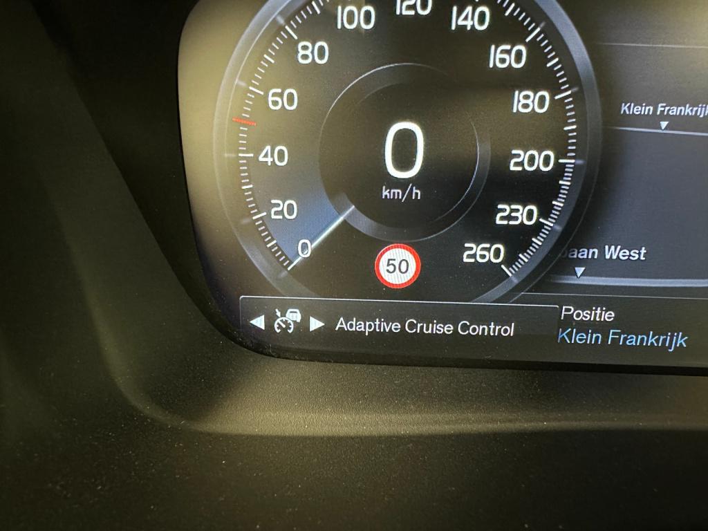 Volvo XC40 1.5 t4 plug-in hybrid ultimate dark | trekhaak | panoramadak | h