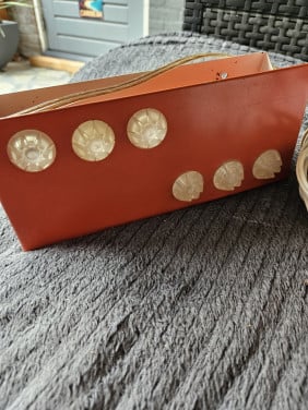 Heel mooi metalen vintage bedlampje oranje van het merk Herda...