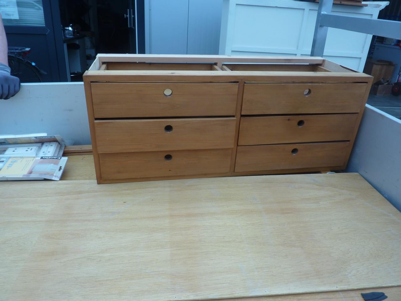 Lundia kast