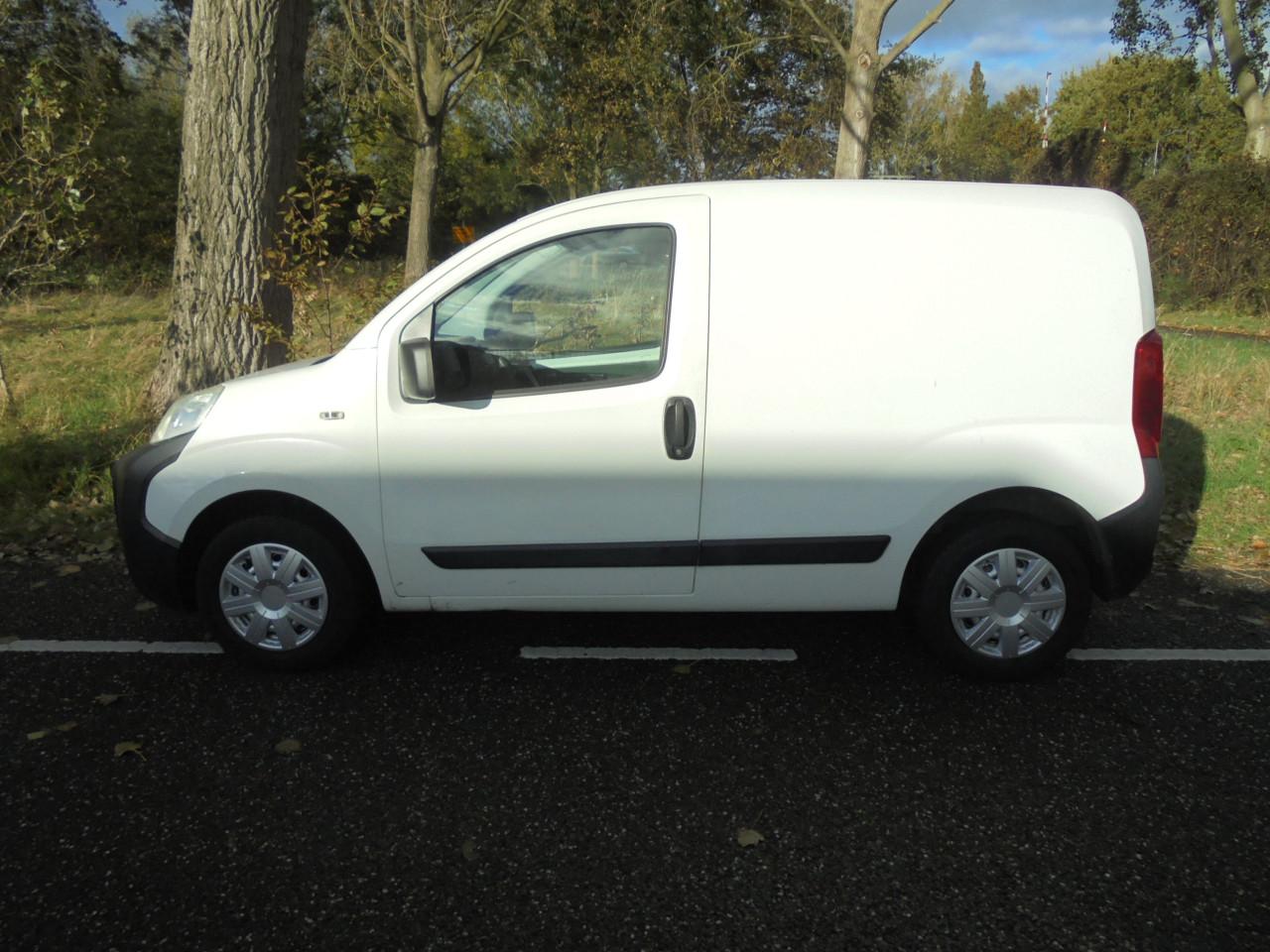 Nette Peugeot Bipper 1.4 HDi XT is binnen ook netjes uit Bwjr. 2009