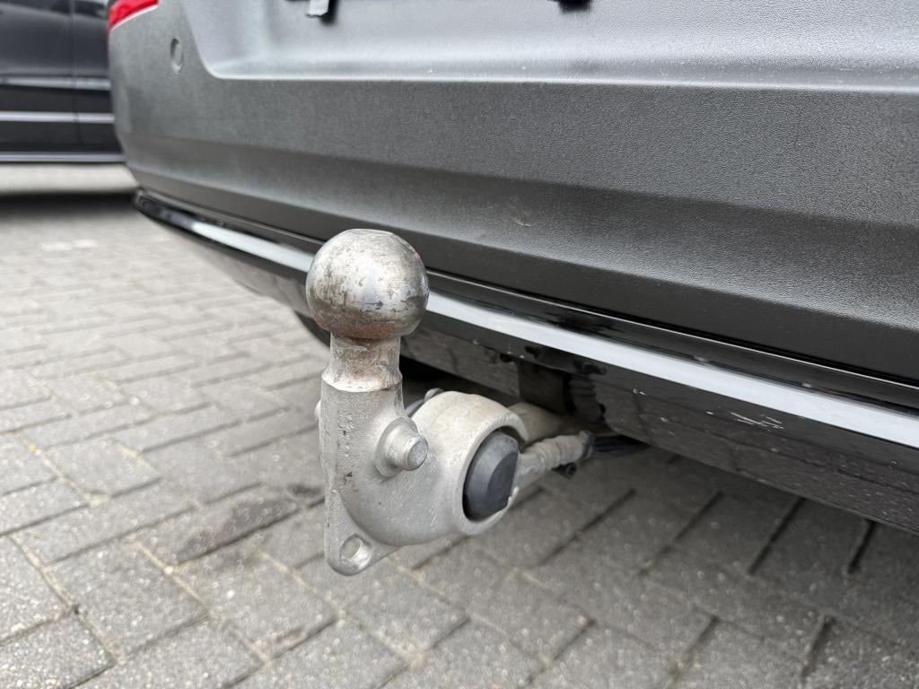 Volvo XC40 t5 262pk recharge ultimate dark