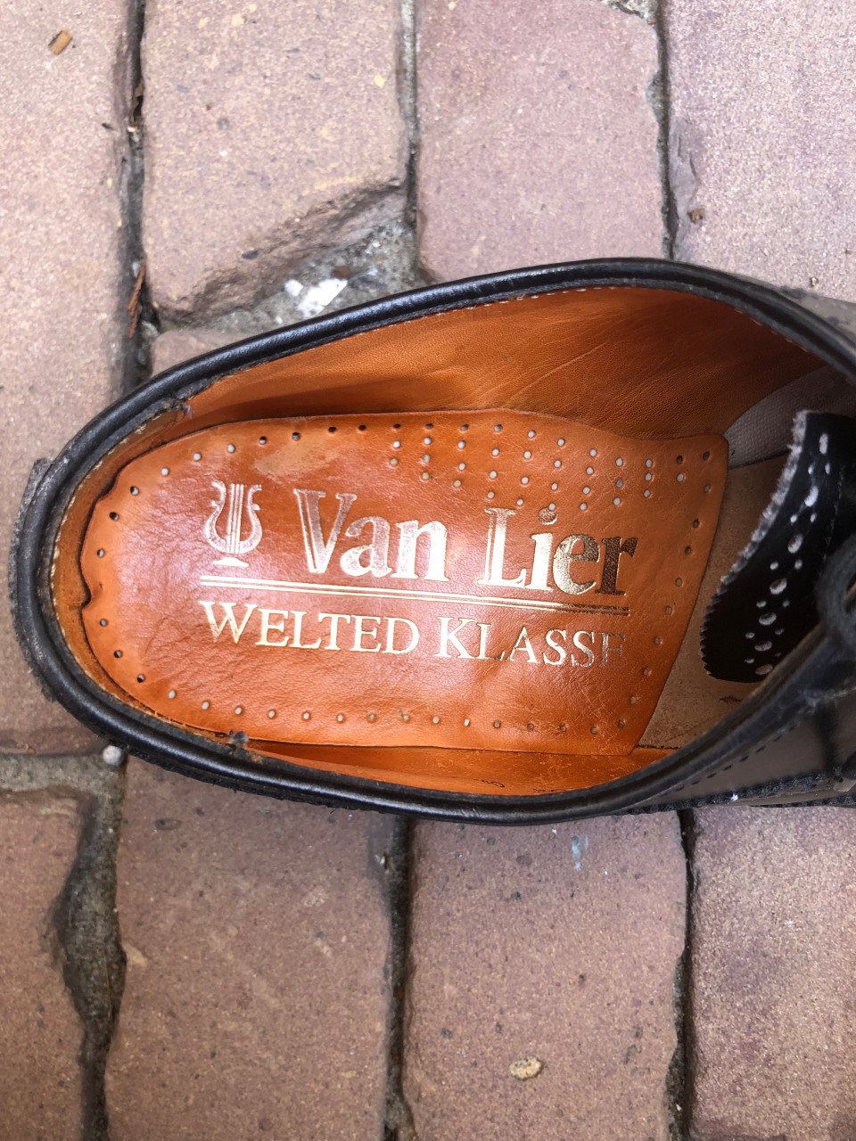 Van Lier schoenen maat 9,5 is 43,5.