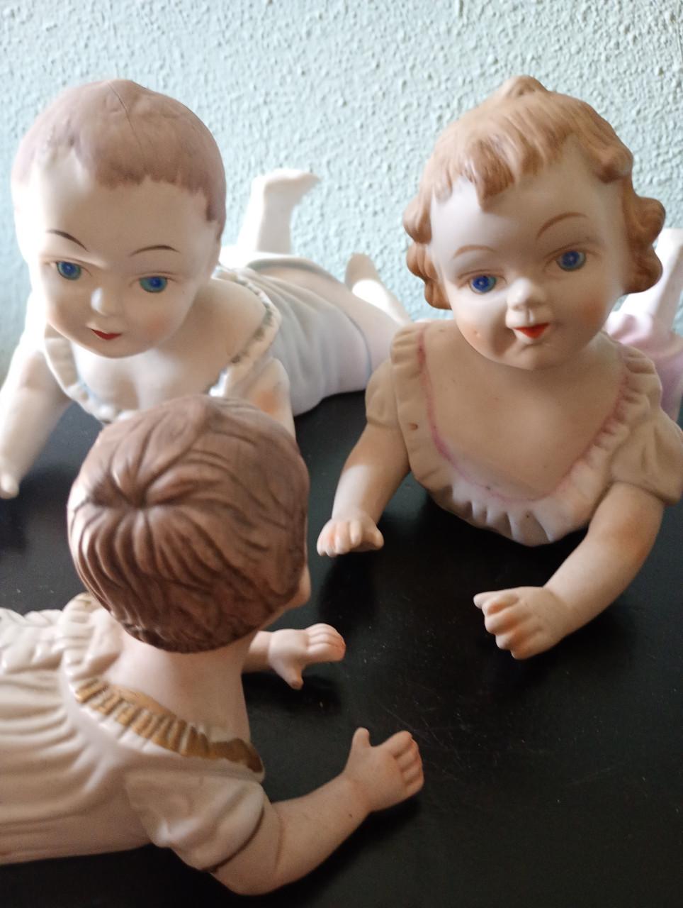Beeldjes. 2 formaten prijs kleine €5