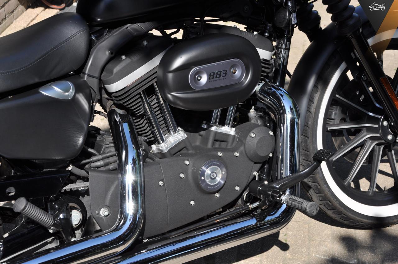 Harley Davidson XL 883N Sportster Iron