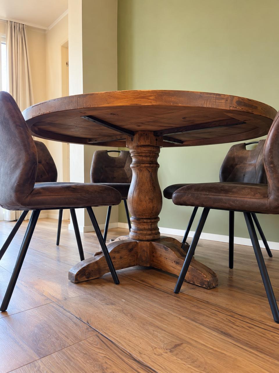 Ronde eettafel
