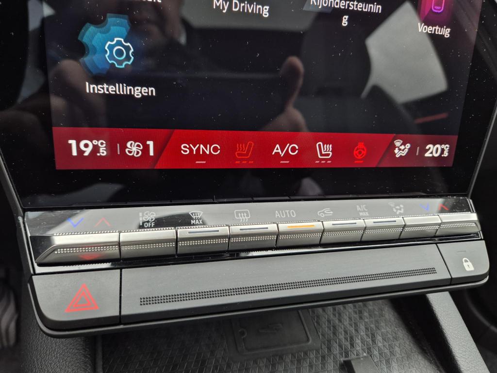 Renault Scenic e-tech ev87 long range iconic solarbay dak, harman kardon au