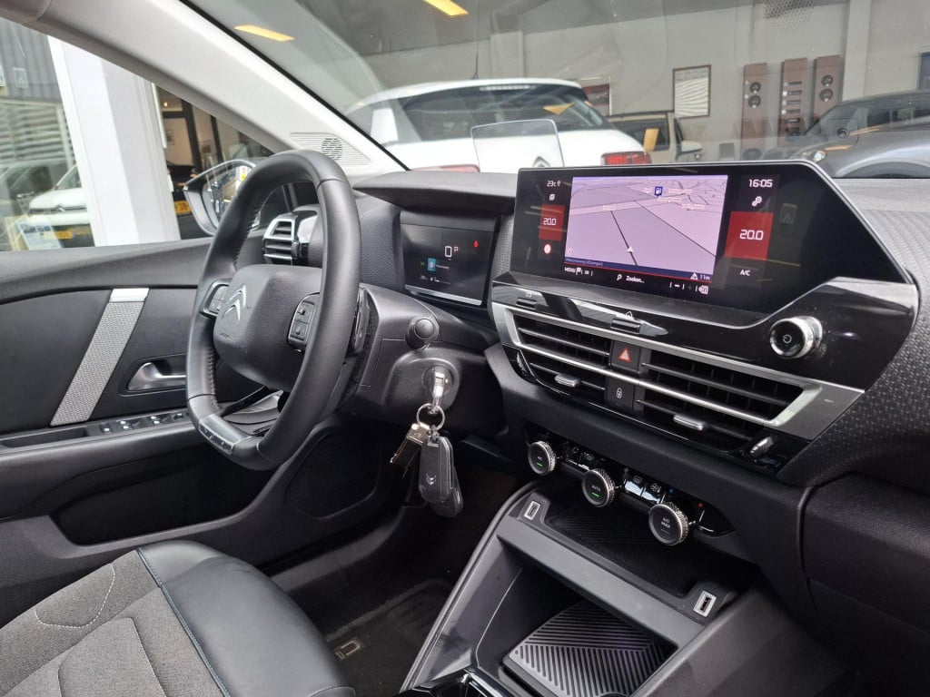 Citroen C4 130 eat8 shine automaat clima/lmv/nav/cam