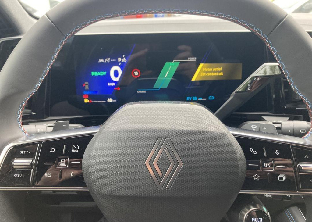 Renault Austral 1.2 e-tech full hybrid 200 iconic esprit alpine