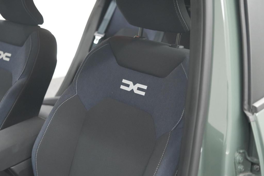 Dacia Duster mild hybrid 130 expression | camera | stoelverwarming | apple 