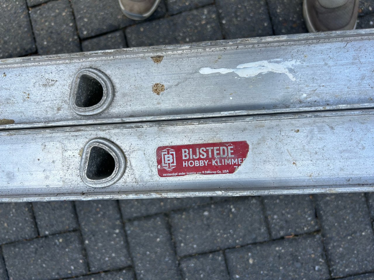 ALUMINIUM UITSCHUIFBARE LADDER