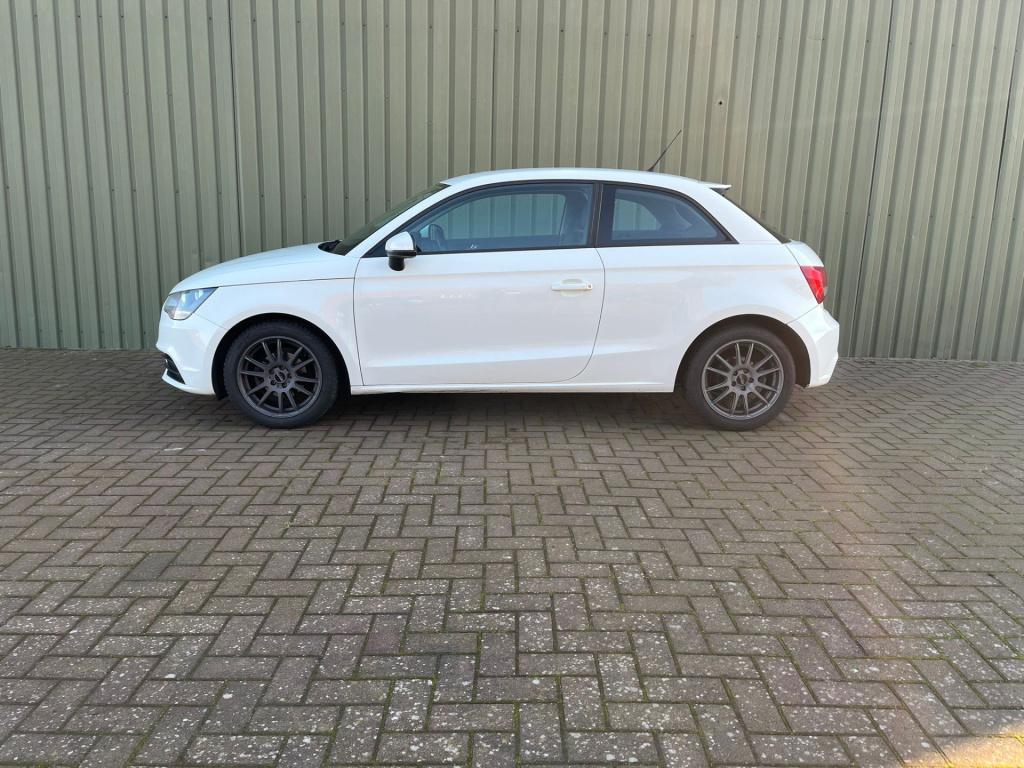 Audi A1 1.2 tfsi attraction pro line business