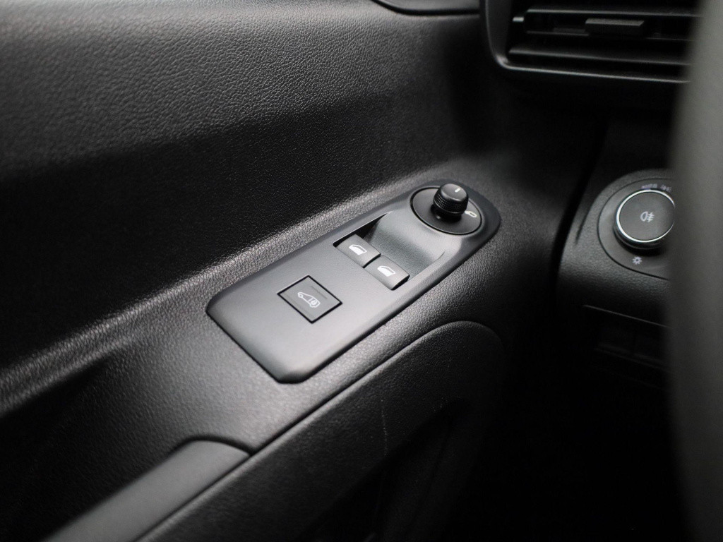 Opel Combo 1.5d l2h1 edition | trekhaak | airco | parkeersensoren | apple c