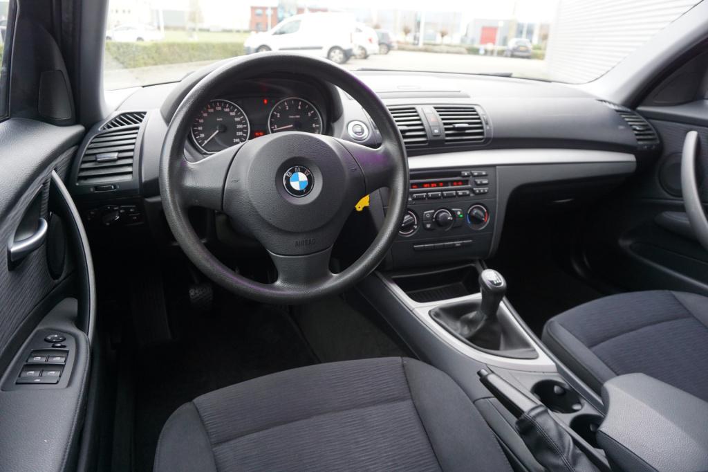BMW 1 Serie 118i business line airco / lm velgen / mistlampen
