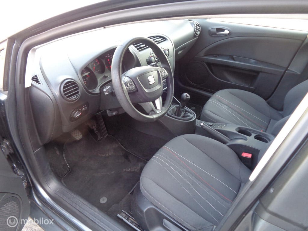 Seat Leon 1.2 tsi ecomotive copa/airco/lm velgen/trekhaak/nieuwe ketting!