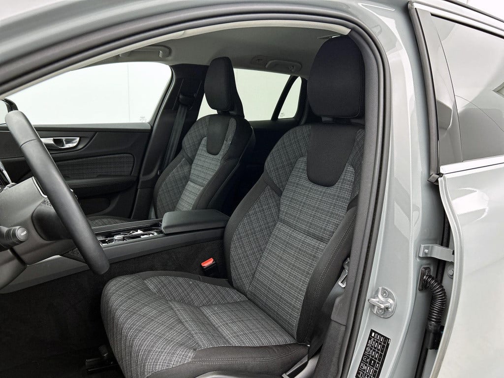 Volvo V60 2.0 b3 core | automaat | navigatie | climate control | camera | p