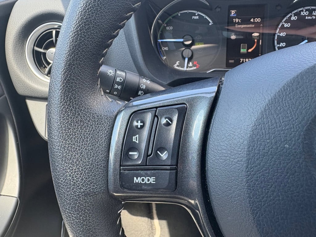Toyota Yaris 1.5 hybrid dynamic
