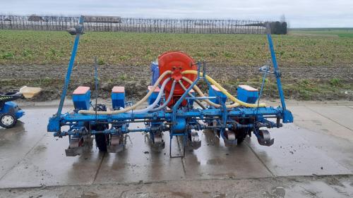 Pneumatice zaaimachine