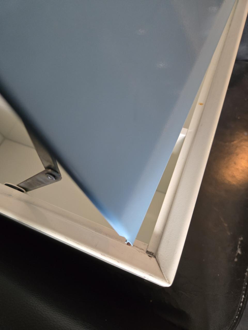 Metalen medicijnkastje Egalite jaren 50-60