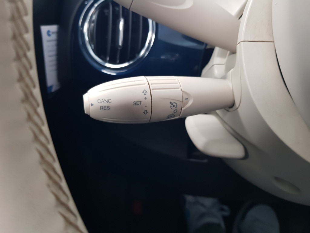 Fiat 500 hybrid lounge