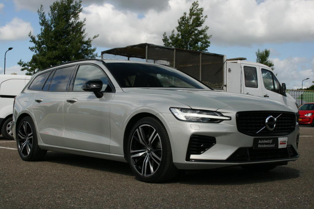 Volvo V60 2.0 t6 recharge awd r-design